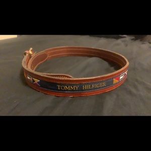 Women’s Tommy Hilfiger belt vintage